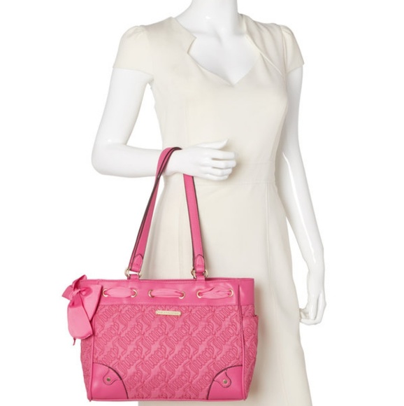 Juicy Couture Handbags - 💕🆂🅾🅻🅳💓 Juicy Couture flaminho pink bag